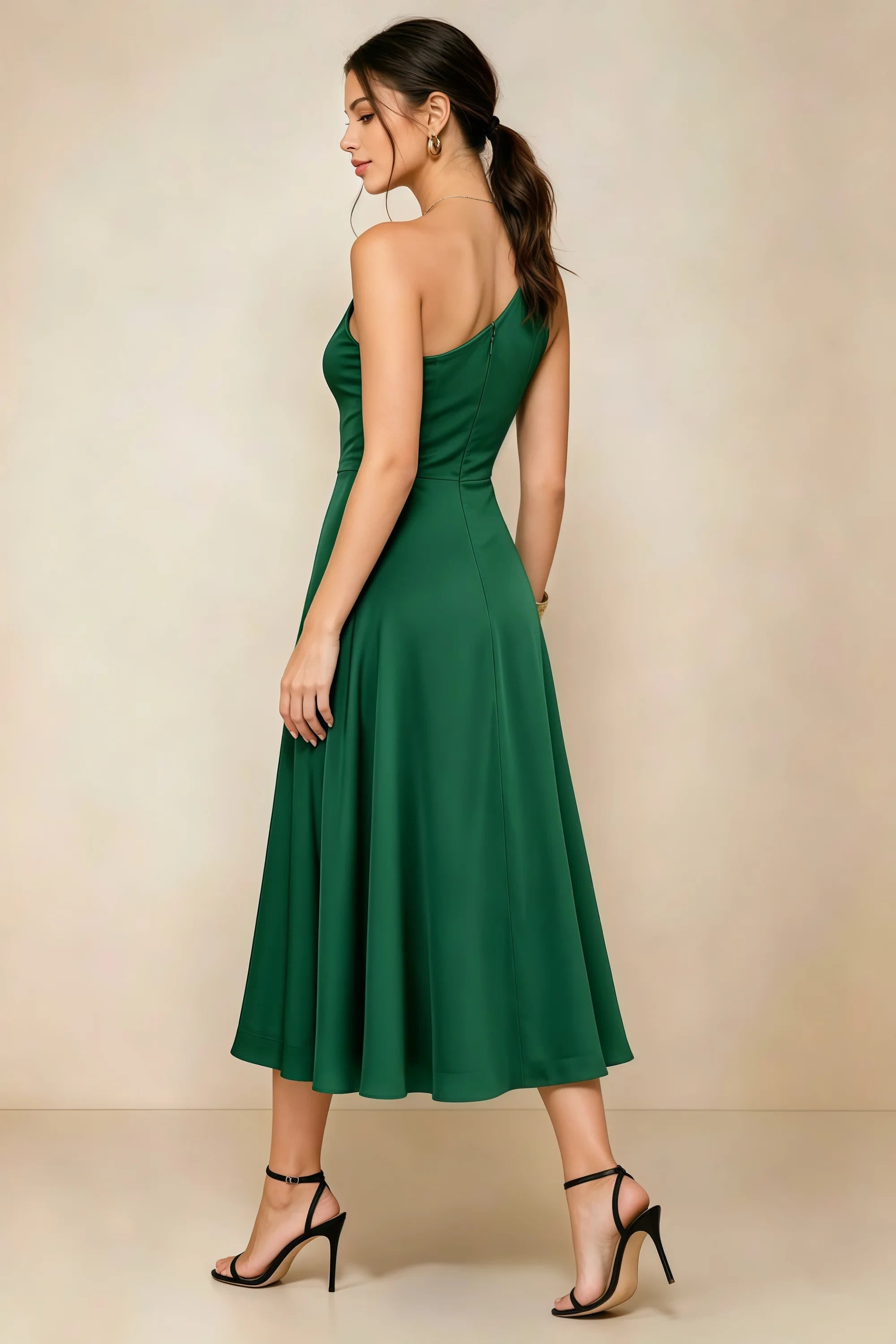 Alexa Emerald Green Satin One Shoulder Midi Dress with Slit Imagen secundaria del producto