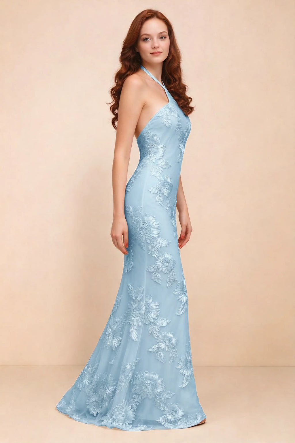 Vestido largo de sirena Cassandra azul claro con escote halter y flores 3D