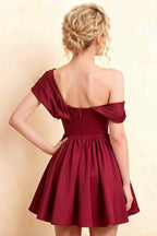 Close Up of LVLVS Burgundy Crepe Dress Back Detail Showcasing the Smooth Zipper and Flowy Fit for Clubbing and Going Out