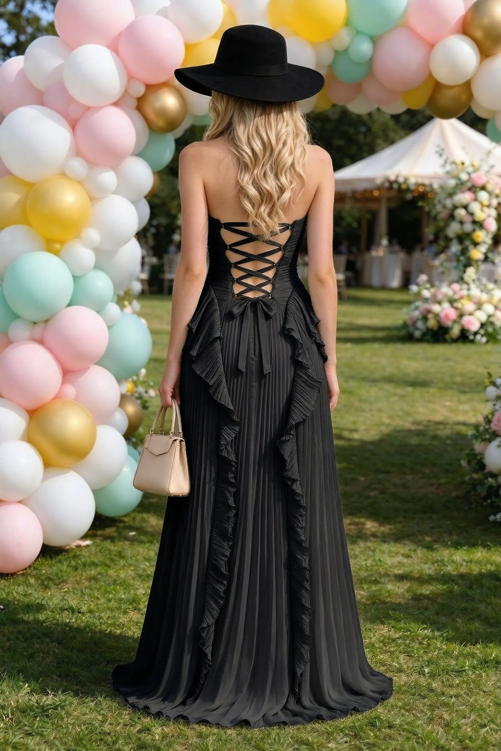 Vestido largo Celeste negro plisado con volantes, cuello halter y abertura alta