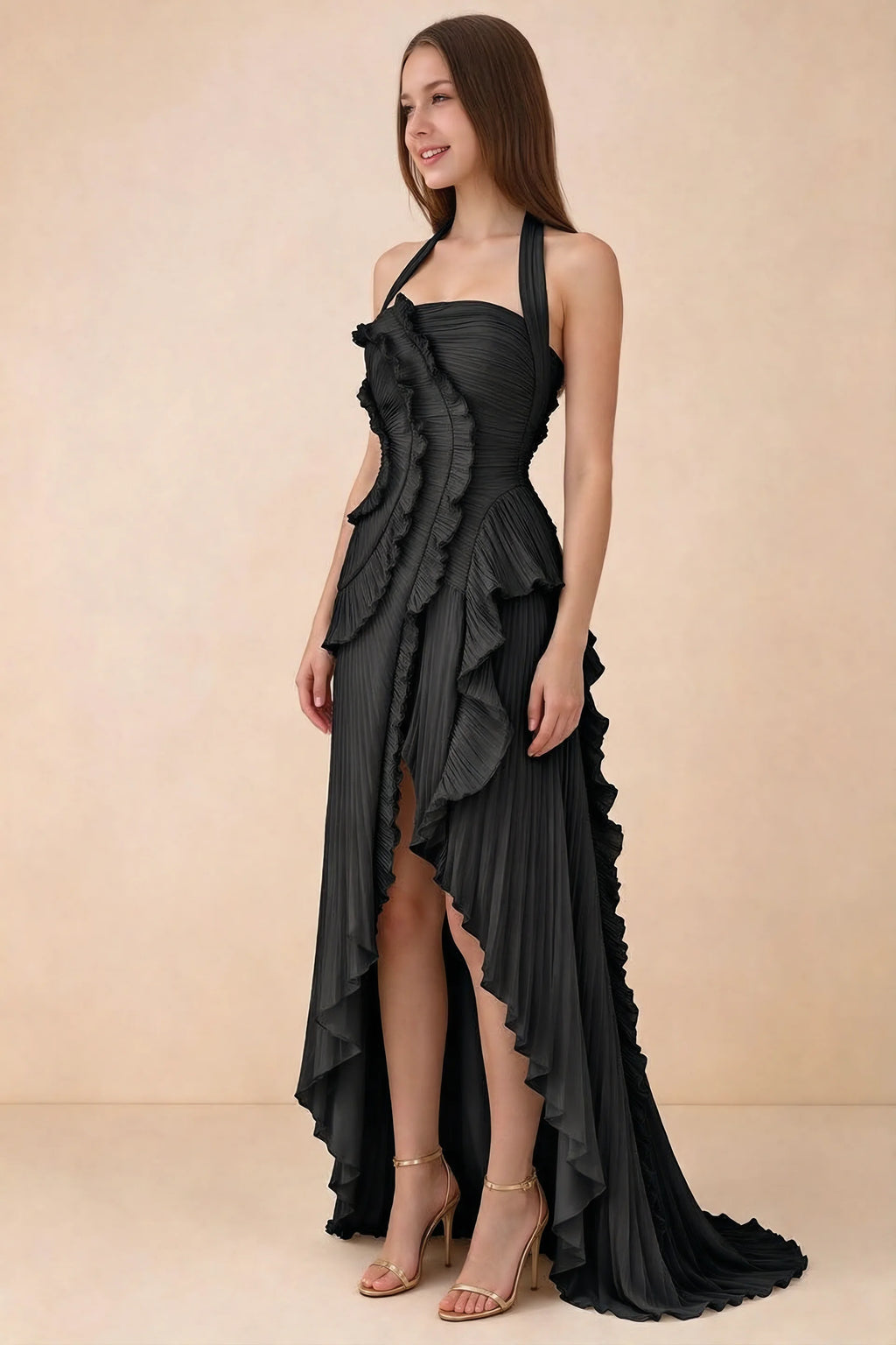 Vestido largo Celeste negro plisado con volantes, cuello halter y abertura alta