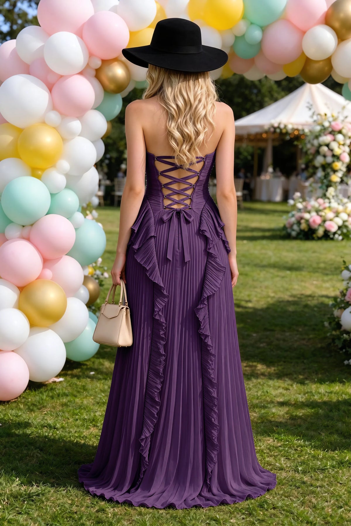 Vestido largo Celeste color uva con cuello halter, volantes plisados y abertura alta