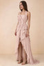 Vestido largo Celeste Haze rosa con volantes plisados, cuello halter y abertura alta