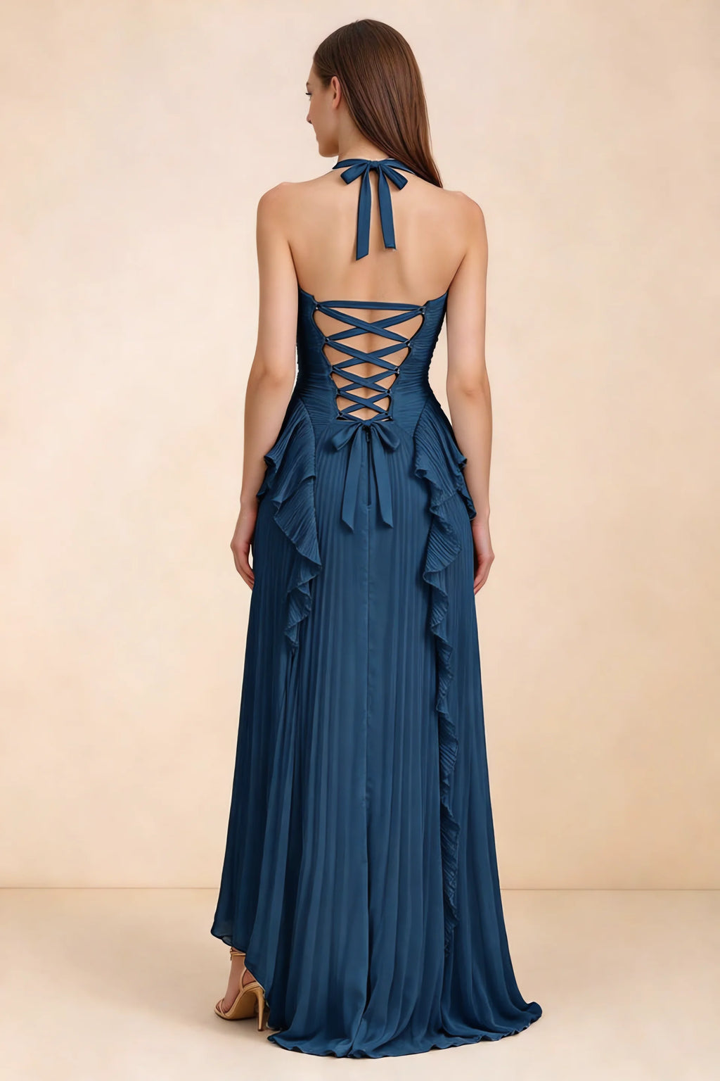 Vestido largo Celeste azul marino plisado con volantes, cuello halter y abertura alta