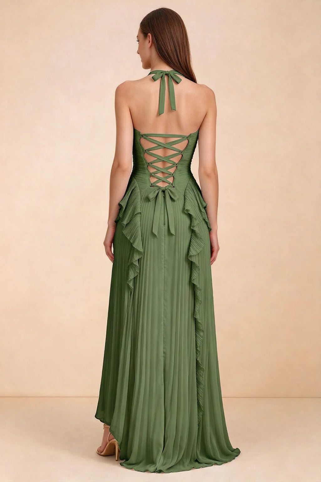 Vestido largo Celeste verde oliva plisado con volantes, cuello halter y abertura alta
