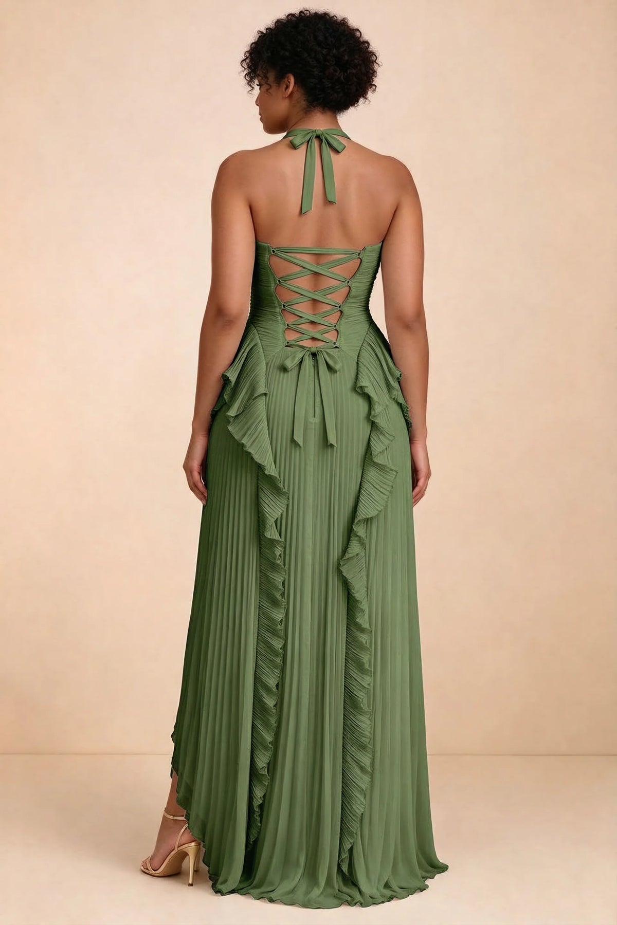 Vestido largo Celeste verde oliva plisado con volantes, cuello halter y abertura alta