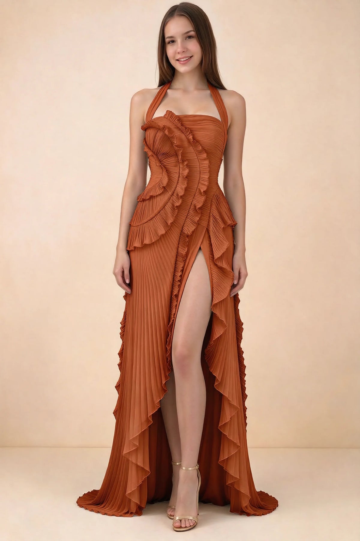 Vestido largo Celeste color óxido con cintura plisada, volantes, cuello halter y abertura alta