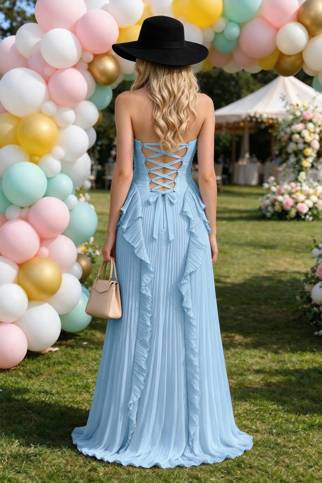 Vestido largo Celeste azul acero con cuello halter, volantes plisados y abertura alta