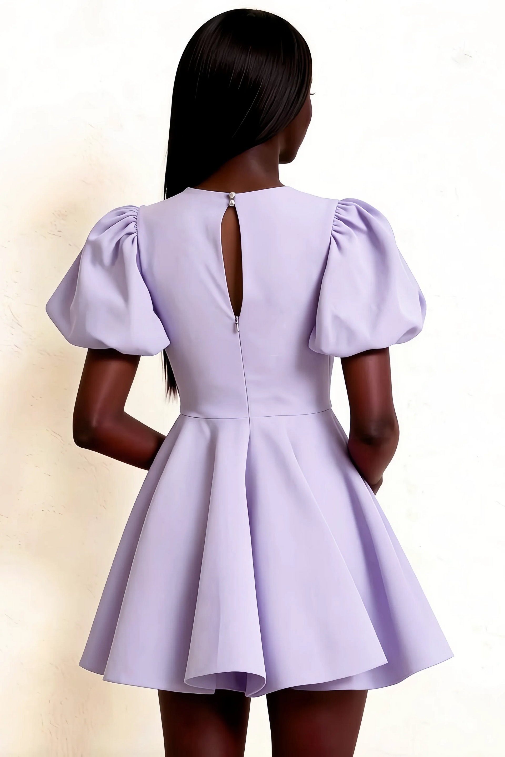 Details of LVLVS Celia lavender dress back zipper closure and keyhole cutout design