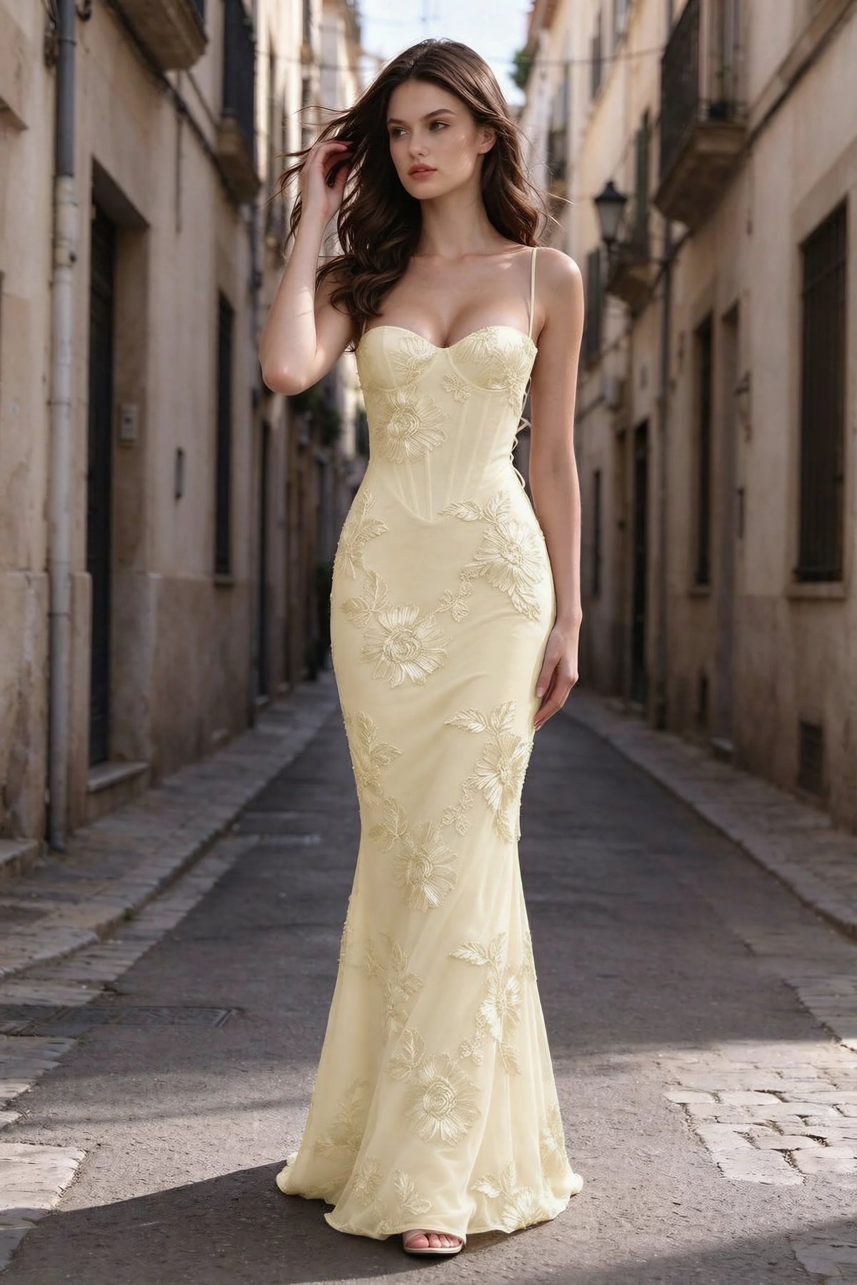 Vestido largo de sirena Celine con corsé bordado de limones y flores