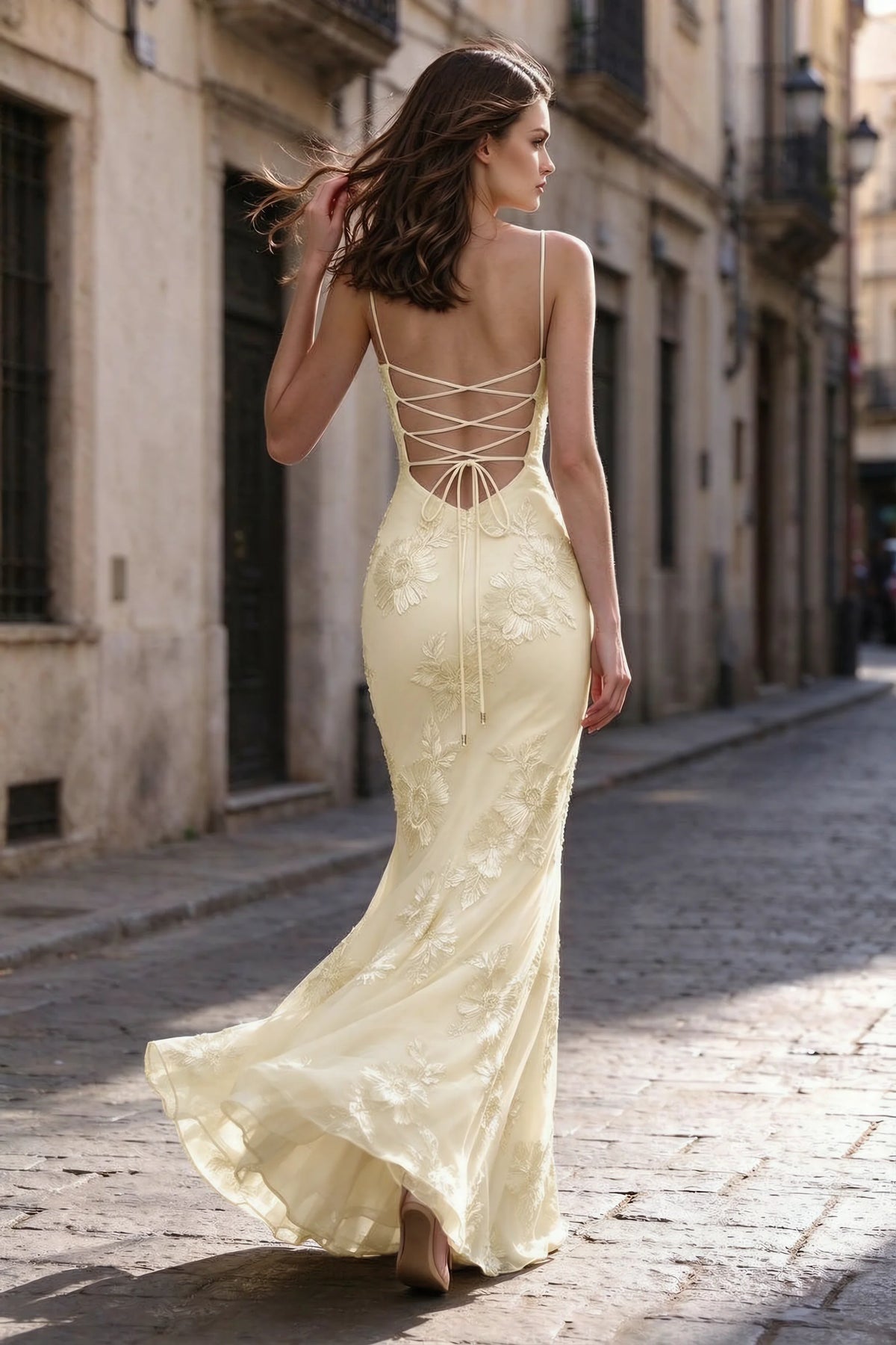Vestido largo de sirena Celine con corsé bordado de limones y flores