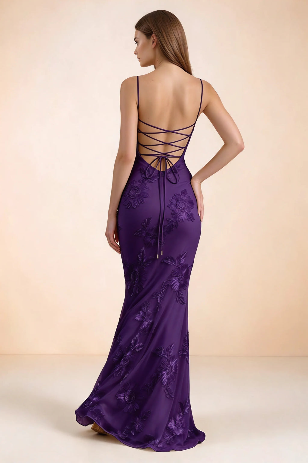 Vestido largo de sirena Celine color ciruela con corsé y bordado floral