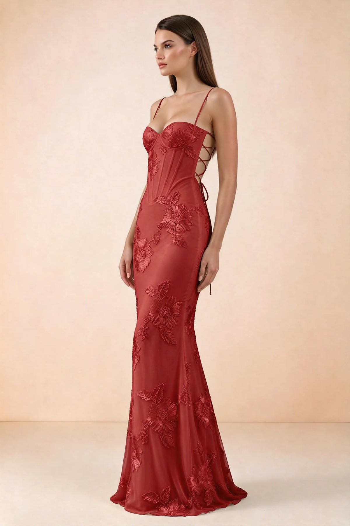 Vestido largo de sirena Celine rojo con corsé y bordado floral