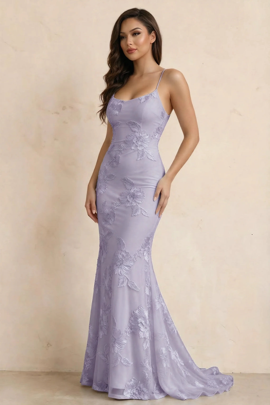 Vestido largo de sirena Cordelia en color morado pálido con apliques florales