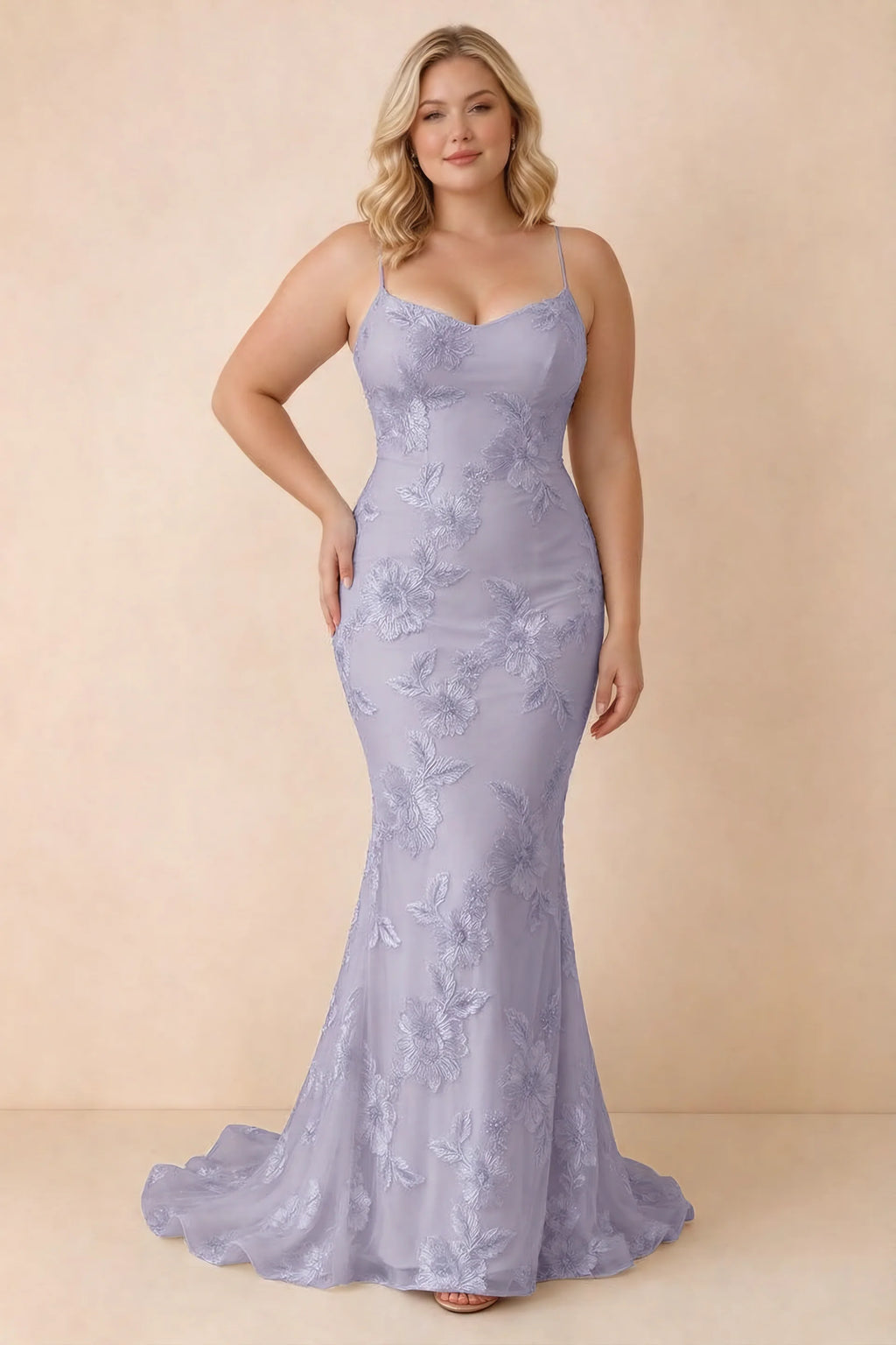 Vestido largo de sirena Cordelia en color morado pálido con apliques florales
