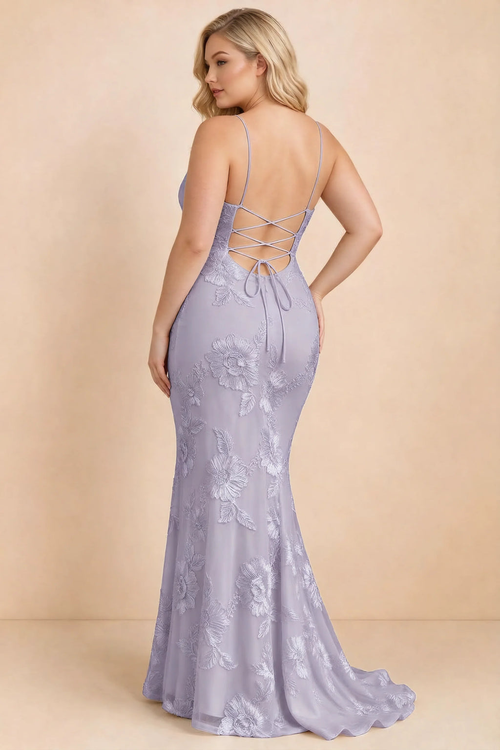 Vestido largo de sirena Cordelia en color morado pálido con apliques florales