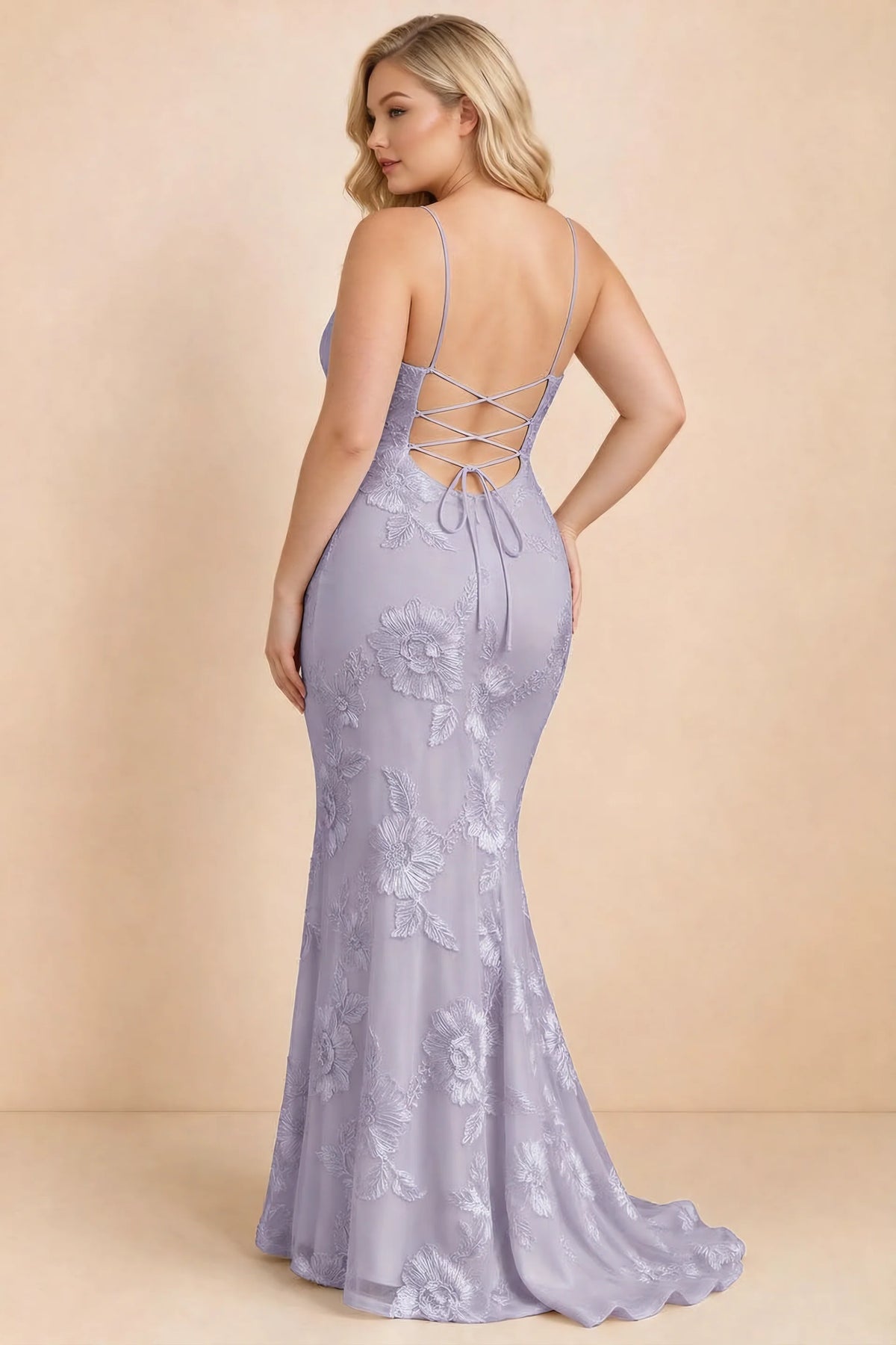Vestido largo de sirena Cordelia en color morado pálido con apliques florales