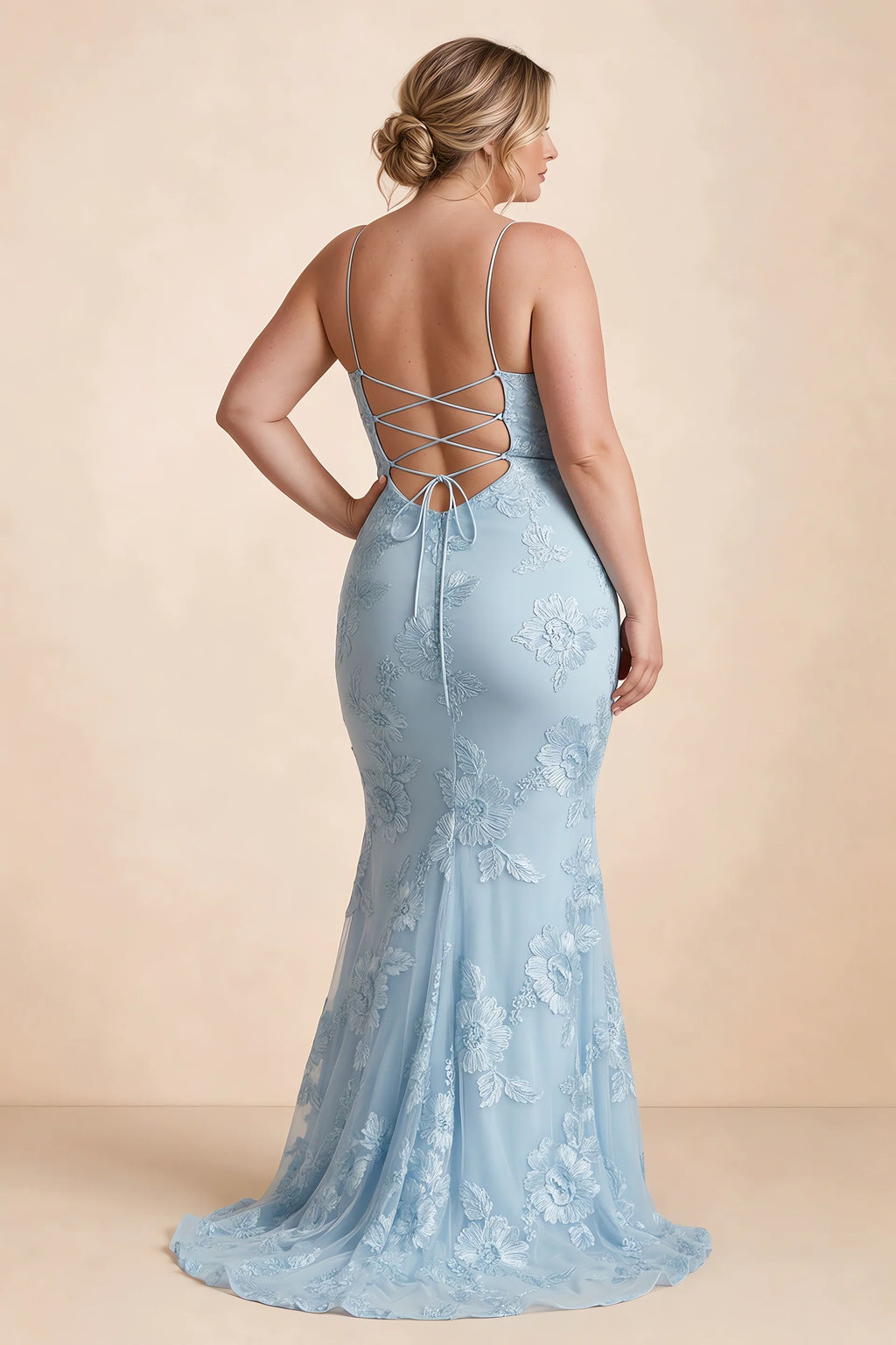 Vestido largo de sirena Cordelia azul cielo con apliques florales