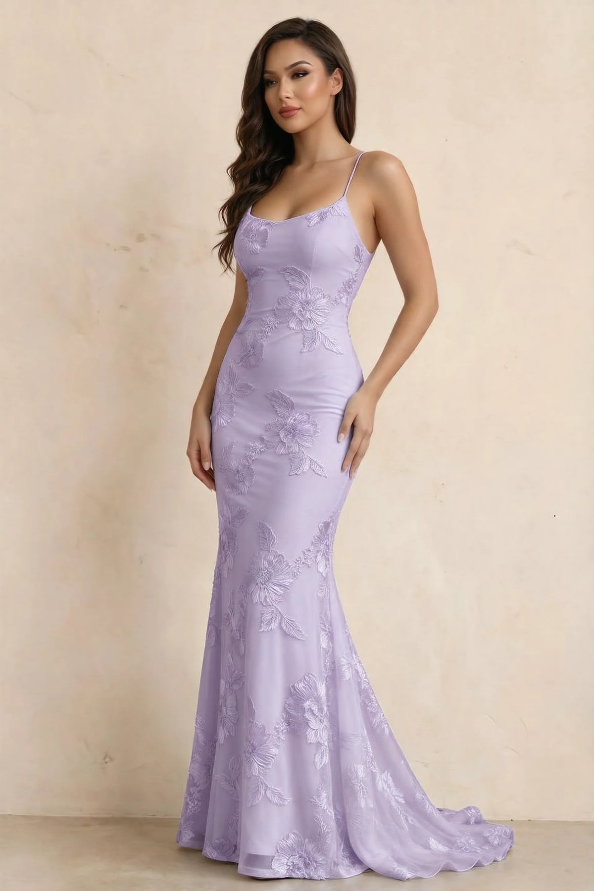 Vestido largo de sirena Cordelia con apliques florales de glicinia