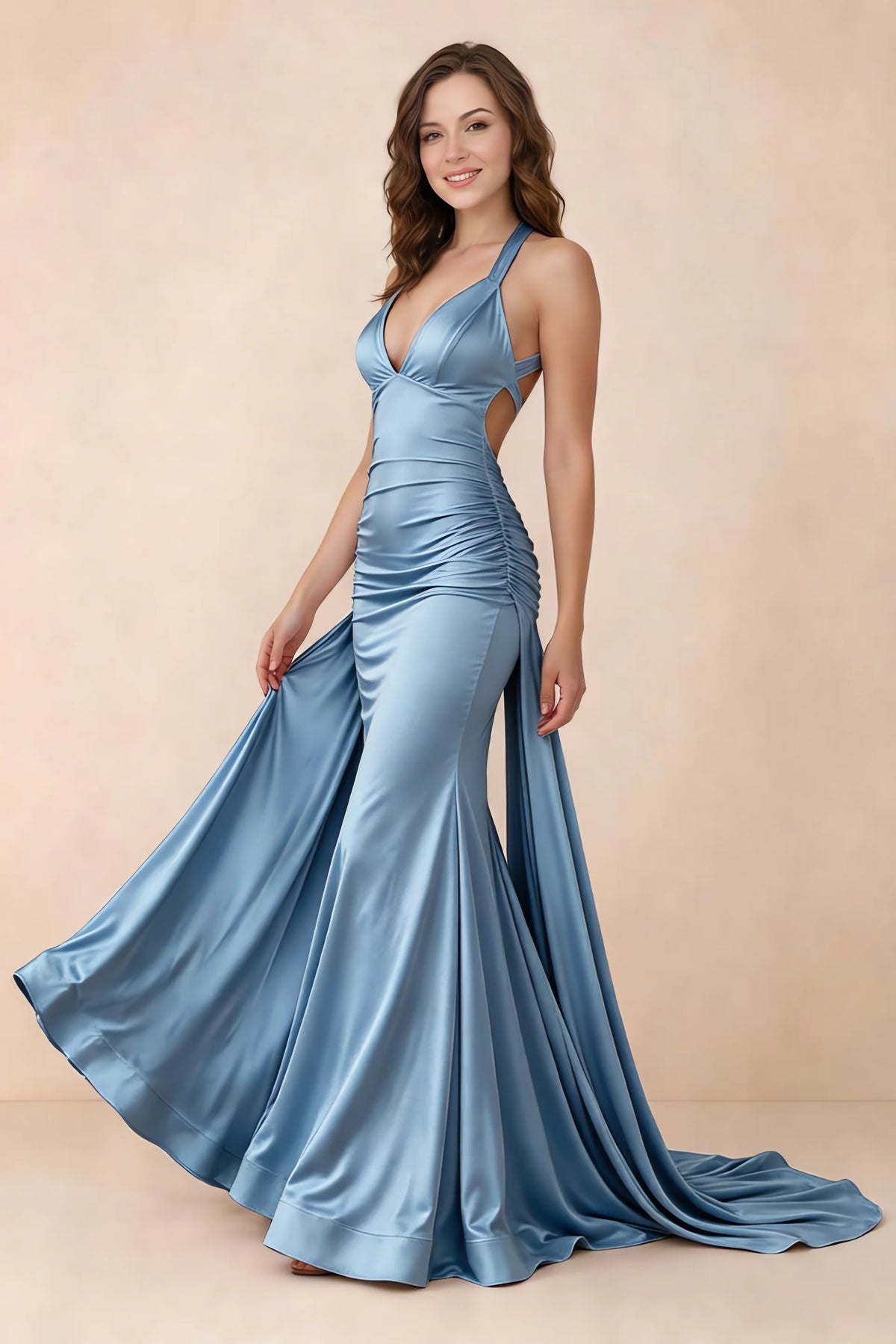Vestido largo de sirena Elodie de satén azul empolvado con cuello en V fruncido