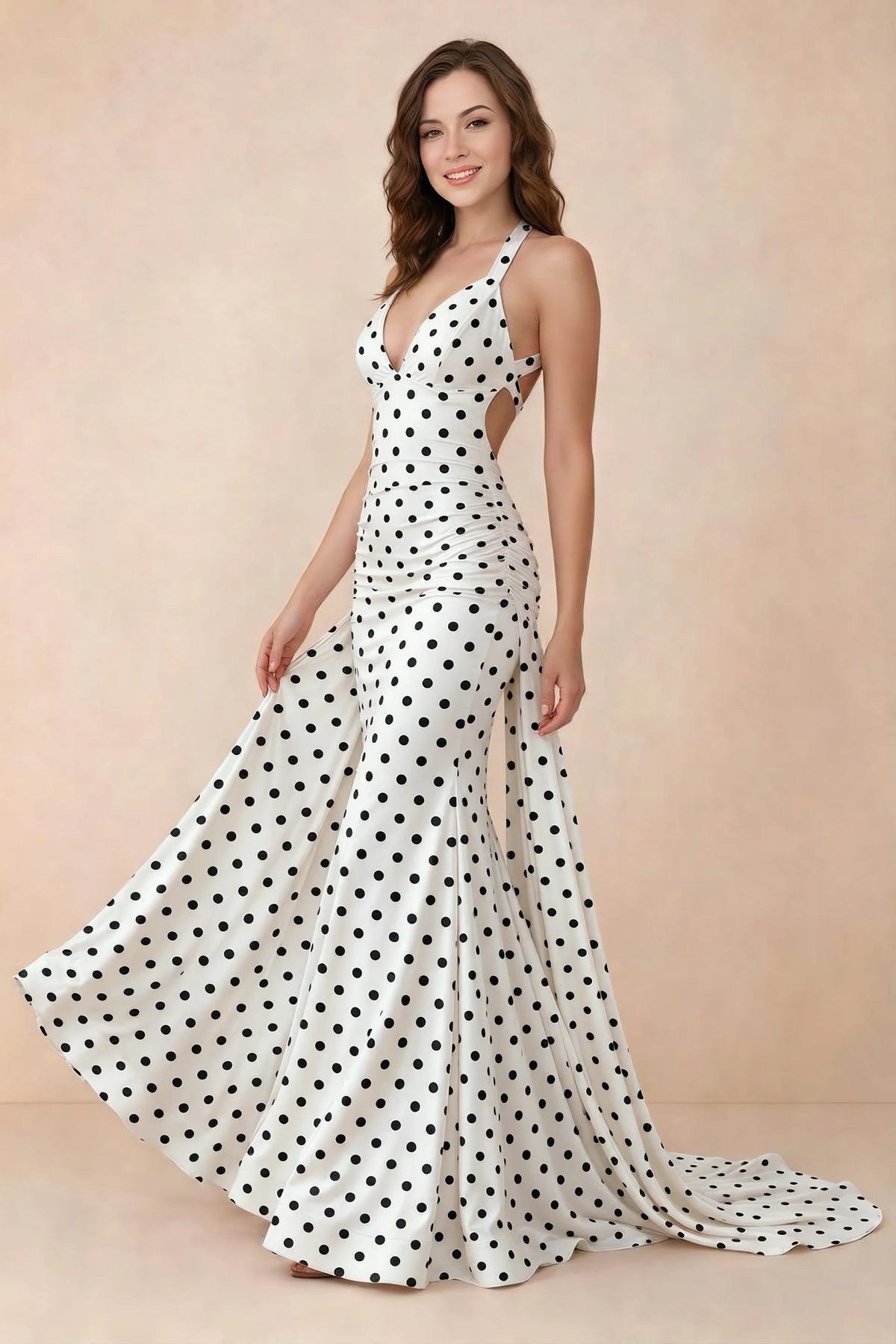 Vestido largo Elodie blanco con lunares, escote en V fruncido y corte sirena