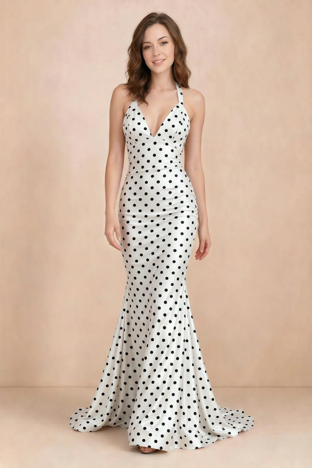 Vestido largo Elodie blanco con lunares, escote en V fruncido y corte sirena