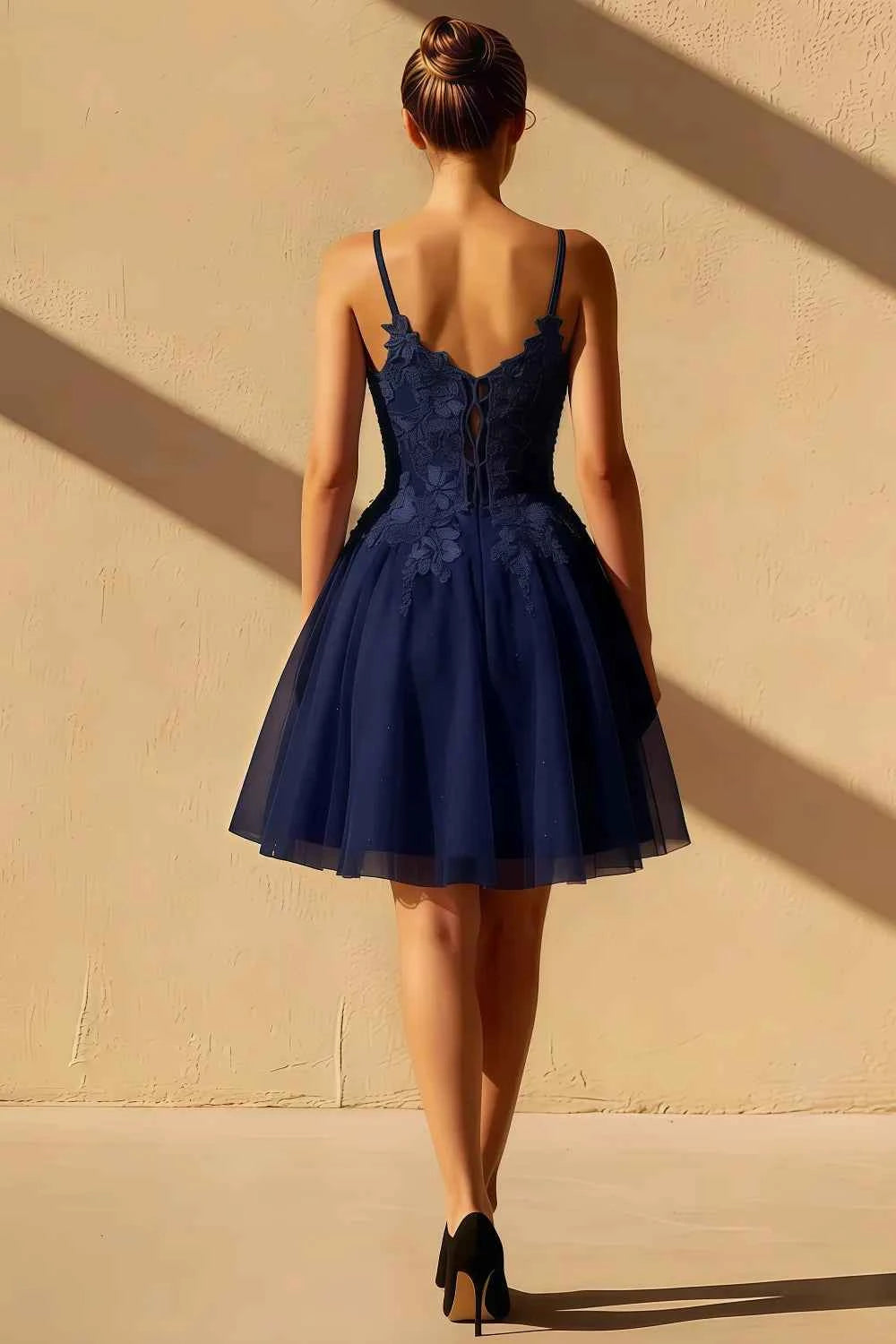 Vestido de tul azul marino Gabriela | Regreso a casa con brillo en línea A Imagen secundaria del producto