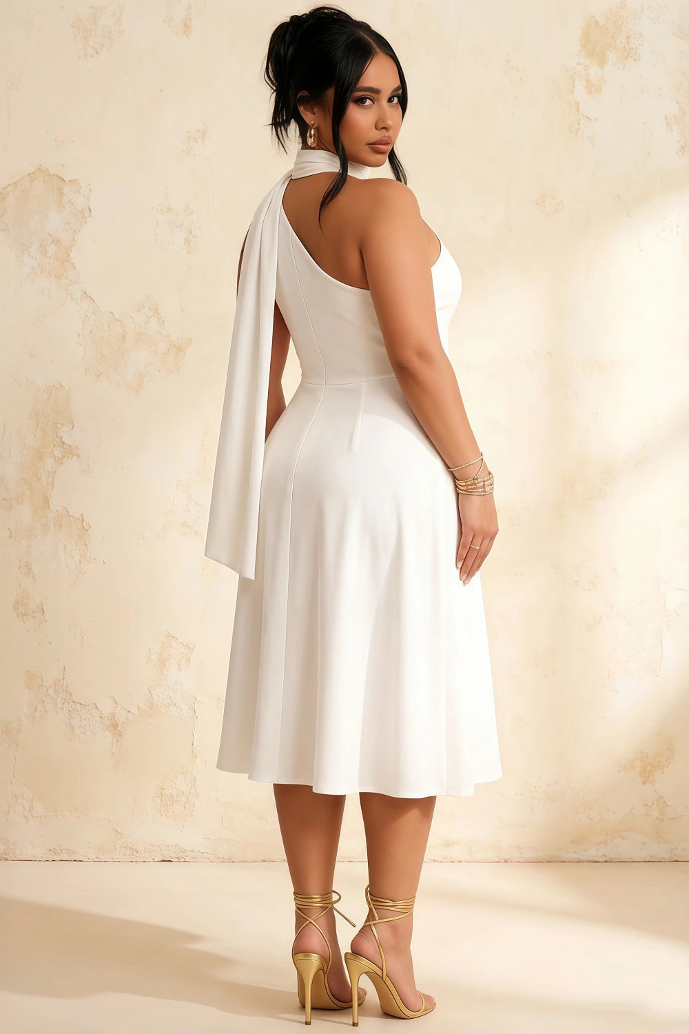 Vestido midi Helen blanco con un solo hombro y bufanda