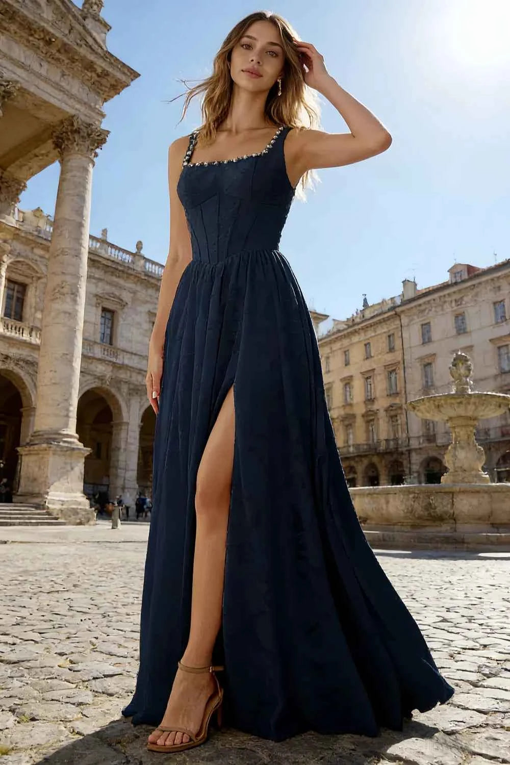 Vestido largo jacquard azul marino Kimberly con perlas y escote cuadrado Imagen secundaria del producto