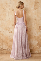 Vestido largo Kimberly rosa jacquard de perlas con cuello cuadrado