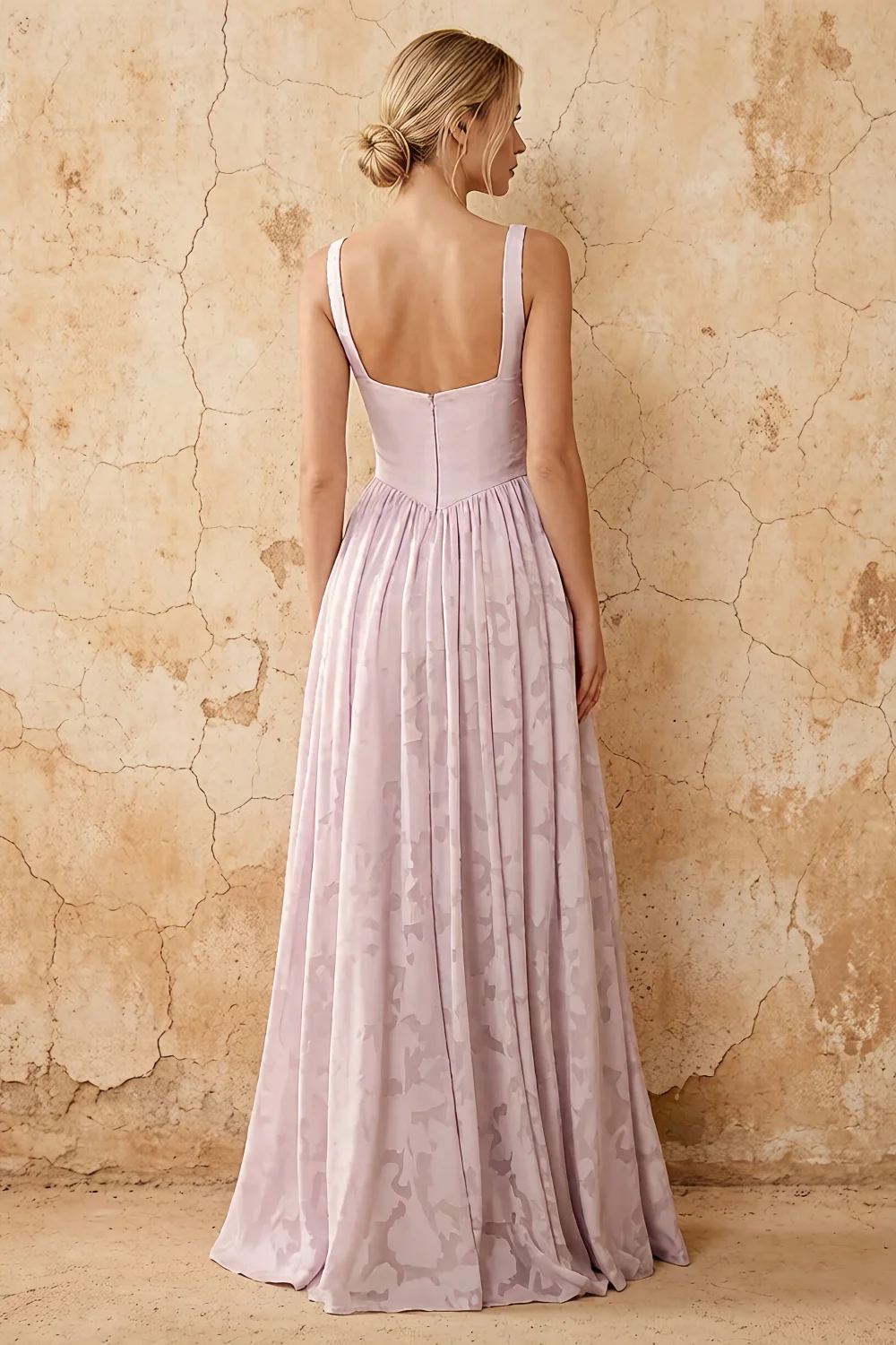 Vestido largo Kimberly rosa jacquard de perlas con cuello cuadrado