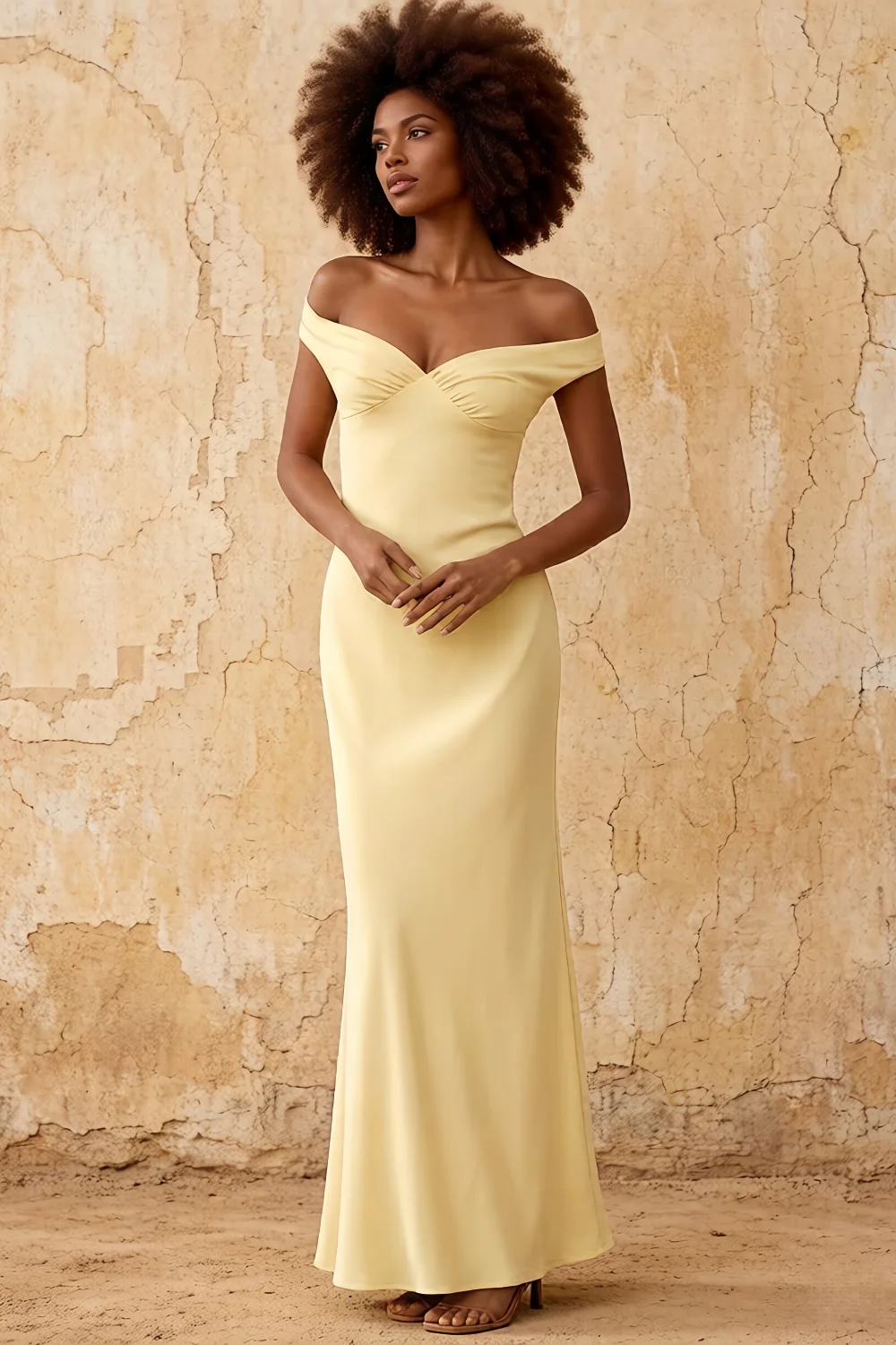 Vestido largo de satén con hombros descubiertos Marina Lemon Sorbet